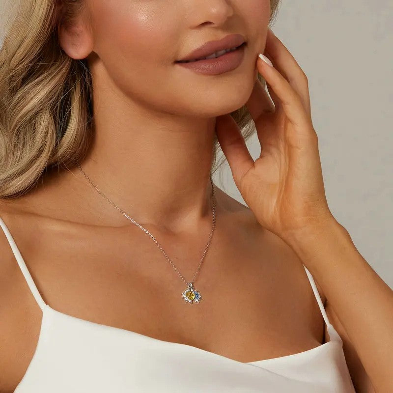Mia Necklace
